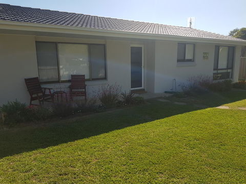Golden Hill Cottage - Tourism Caloundra 2