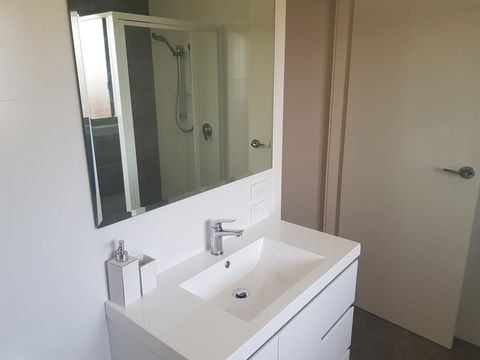 Golden Hill Cottage - Tourism Caloundra 3