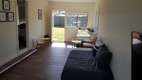 Golden Hill Cottage - Tourism Caloundra 15