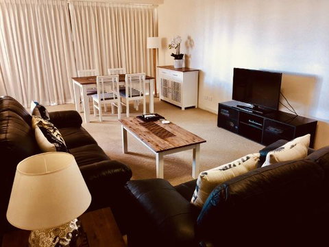 Boathouse Resort (Water Front) - Tourism Caloundra 5