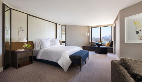 Four Seasons Hotel Sydney - Tourism Caloundra 7