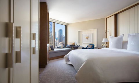 Four Seasons Hotel Sydney - Tourism Caloundra 9