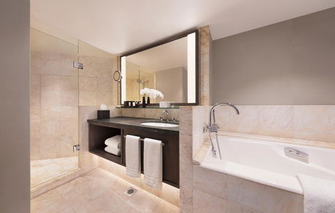 Four Seasons Hotel Sydney - Tourism Caloundra 8