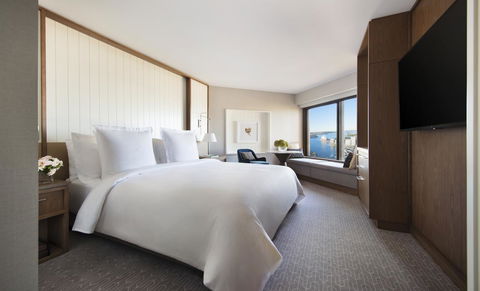 Four Seasons Hotel Sydney - Tourism Caloundra 12