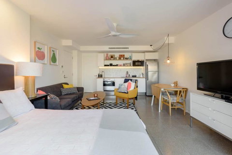 Scandi Beach Apartment - Tourism Caloundra 8