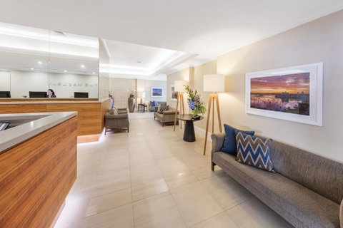 Macleay Hotel - Tourism Caloundra 3