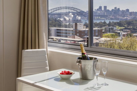 Macleay Hotel - Tourism Caloundra 18