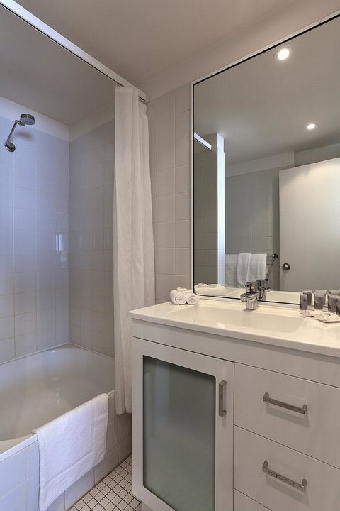 Macleay Hotel - Tourism Caloundra 14