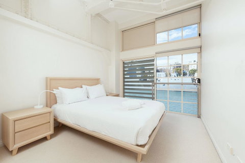 Waterfront Apartment On Sydney Harbour - Tourism Caloundra 0