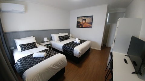 Eden Motel - Tourism Caloundra 4
