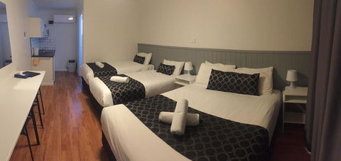 Eden Motel - Tourism Caloundra 3