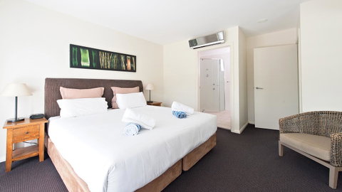 Pacific Blue, Salamander Bay - Tourism Caloundra 18