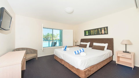 Pacific Blue, Salamander Bay - Tourism Caloundra 32