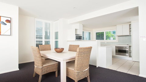 Pacific Blue, Salamander Bay - Tourism Caloundra 13