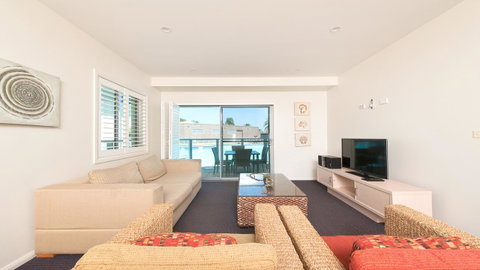 Pacific Blue, Salamander Bay - Tourism Caloundra 34