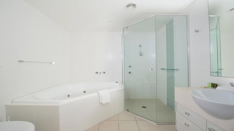 Pacific Blue, Salamander Bay - Tourism Caloundra 8