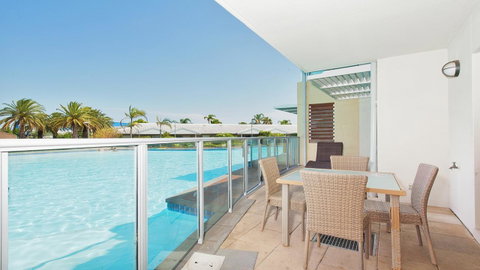 Pacific Blue, Salamander Bay - Tourism Caloundra 30