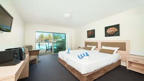 Pacific Blue, Salamander Bay - Tourism Caloundra 43