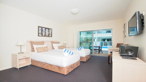 Pacific Blue, Salamander Bay - Tourism Caloundra 7