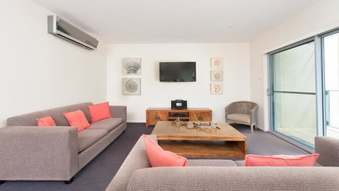 Pacific Blue, Salamander Bay - Tourism Caloundra 27