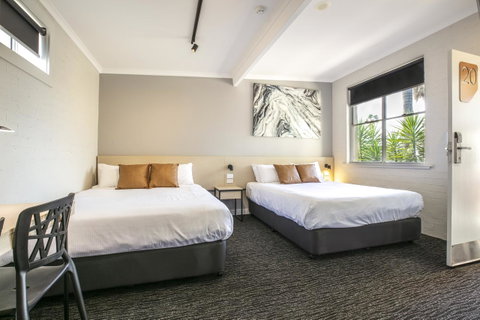 Nightcap At Colyton Hotel - Tourism Caloundra 24