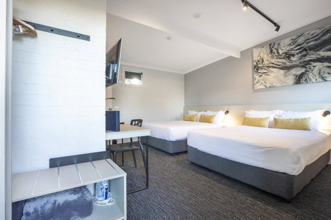 Nightcap At Colyton Hotel - Tourism Caloundra 43