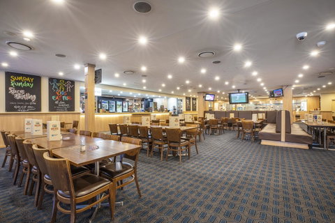 Nightcap At Colyton Hotel - Tourism Caloundra 8