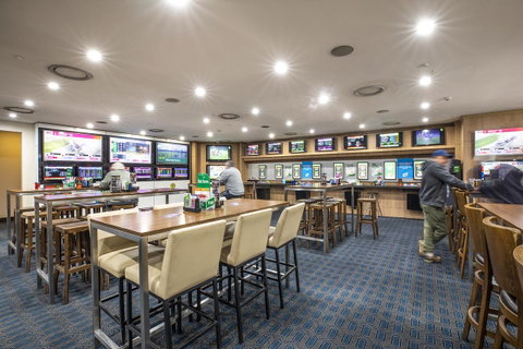 Nightcap At Colyton Hotel - Tourism Caloundra 7