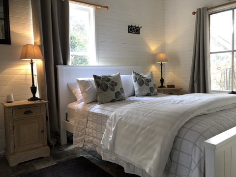 Arcadia - The Barn Cottage & Rosehill Cottage - Tourism Caloundra 3