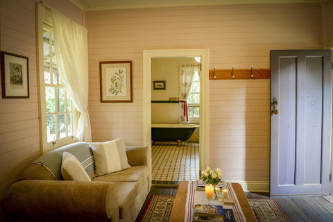 Arcadia - The Barn Cottage & Rosehill Cottage - Tourism Caloundra 20