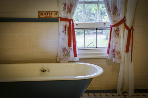 Arcadia - The Barn Cottage & Rosehill Cottage - Tourism Caloundra 18