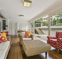Summery spacious 4 bed home in Kurraba Point - Tourism Caloundra