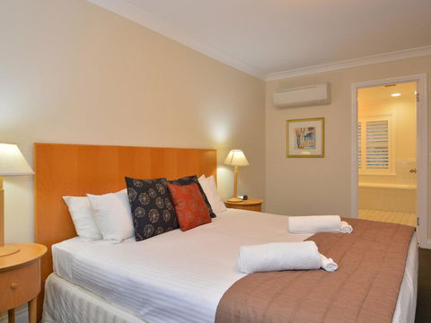 Villa De Saran Located Within Cypress Lakes - Tourism Caloundra 5