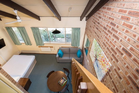 Alpine Gables - Tourism Caloundra 29