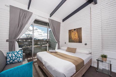 Alpine Gables - Tourism Caloundra 14