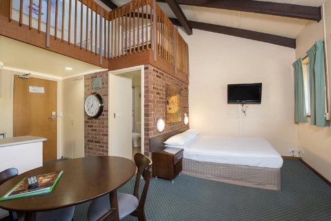 Alpine Gables - Tourism Caloundra 16