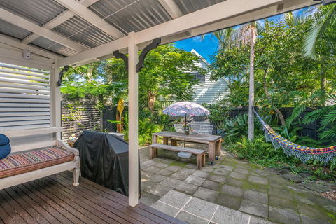 Gidget's Surf Shack - Tourism Caloundra 22