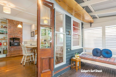 Gidget's Surf Shack - Tourism Caloundra 3