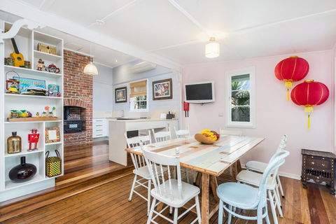 Gidget's Surf Shack - Tourism Caloundra 1