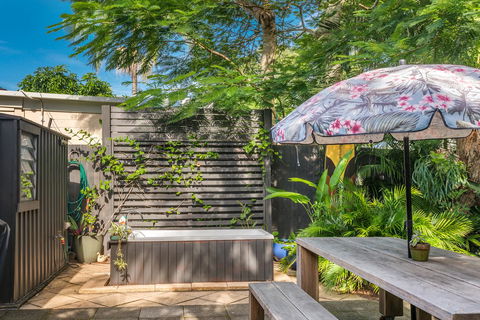Gidget's Surf Shack - Tourism Caloundra 15