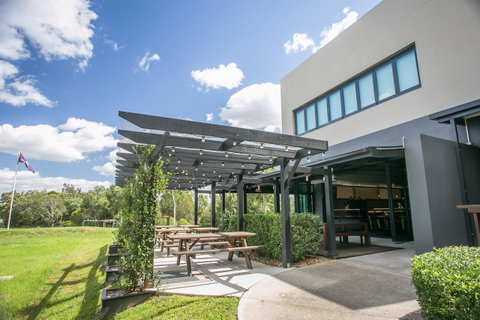 Alpha Hotel Eastern Creek - Tourism Caloundra 10