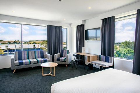 Alpha Hotel Eastern Creek - Tourism Caloundra 34