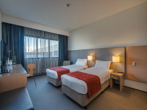 Alpha Hotel Eastern Creek - Tourism Caloundra 1