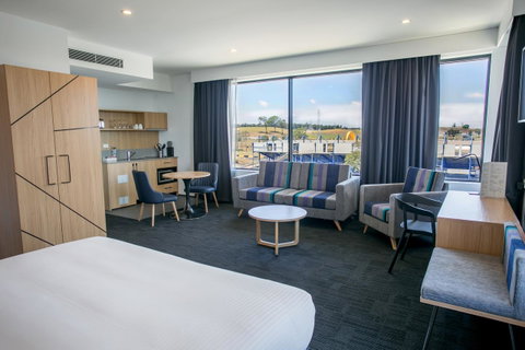 Alpha Hotel Eastern Creek - Tourism Caloundra 35