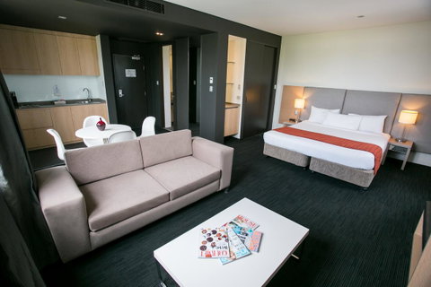 Alpha Hotel Eastern Creek - Tourism Caloundra 15