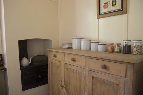 Hillview Heritage Hotel - Tourism Caloundra 3