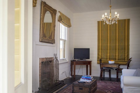 Hillview Heritage Hotel - Tourism Caloundra 20