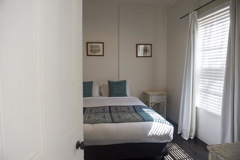 Hillview Heritage Hotel - Tourism Caloundra 18