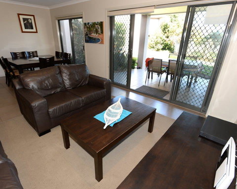 Yarrawonga Waterfront Apartments - Tourism Caloundra 13