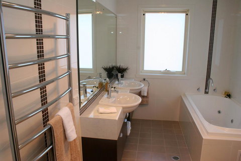 Encore Apartments - Tourism Caloundra 11